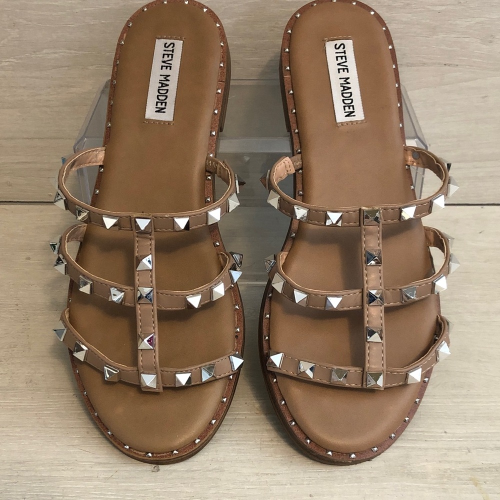 Steve Madden Women’s Averill Strappy Studded Gladiator Sandals Size 9